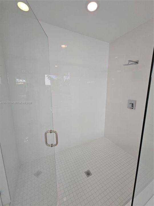 For Rent: $12,000 (6 beds, 7 baths, 4874 Square Feet)