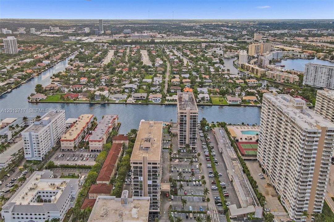 For Rent: $2,300 (2 beds, 2 baths, 1020 Square Feet)