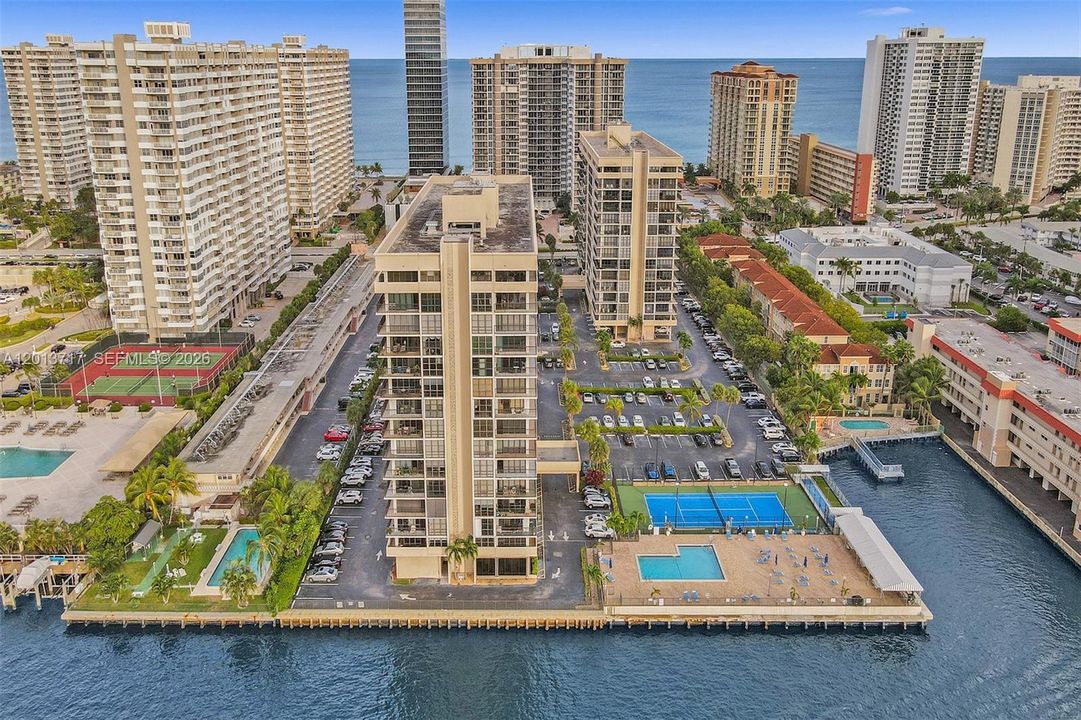 For Rent: $2,300 (2 beds, 2 baths, 1020 Square Feet)
