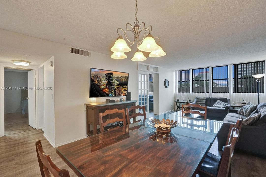 For Rent: $2,300 (2 beds, 2 baths, 1020 Square Feet)