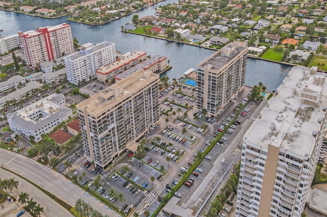 For Rent: $2,300 (2 beds, 2 baths, 1020 Square Feet)