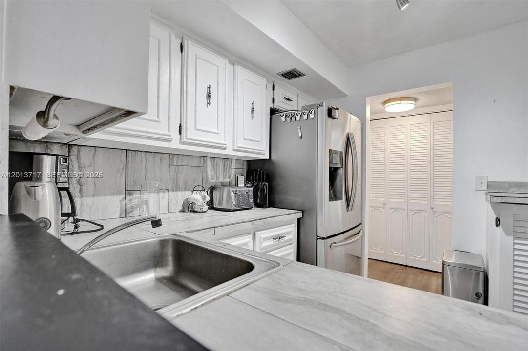 For Rent: $2,300 (2 beds, 2 baths, 1020 Square Feet)