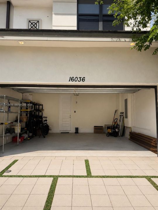En Renta: $5,900 (4 camas, 3 baños, 2582 Pies cuadrados)