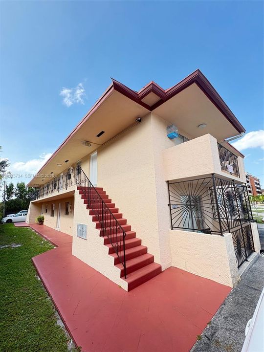 Active With Contract: $2,000 (2 beds, 1 baths, 5368 Square Feet)