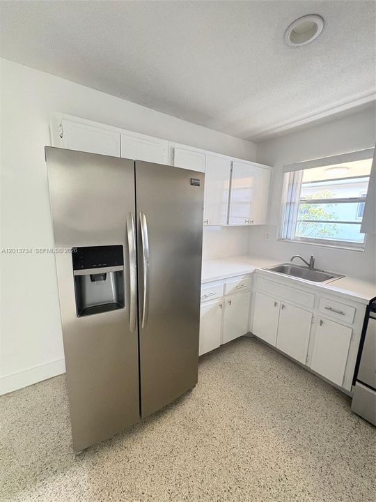 Active With Contract: $2,000 (2 beds, 1 baths, 5368 Square Feet)