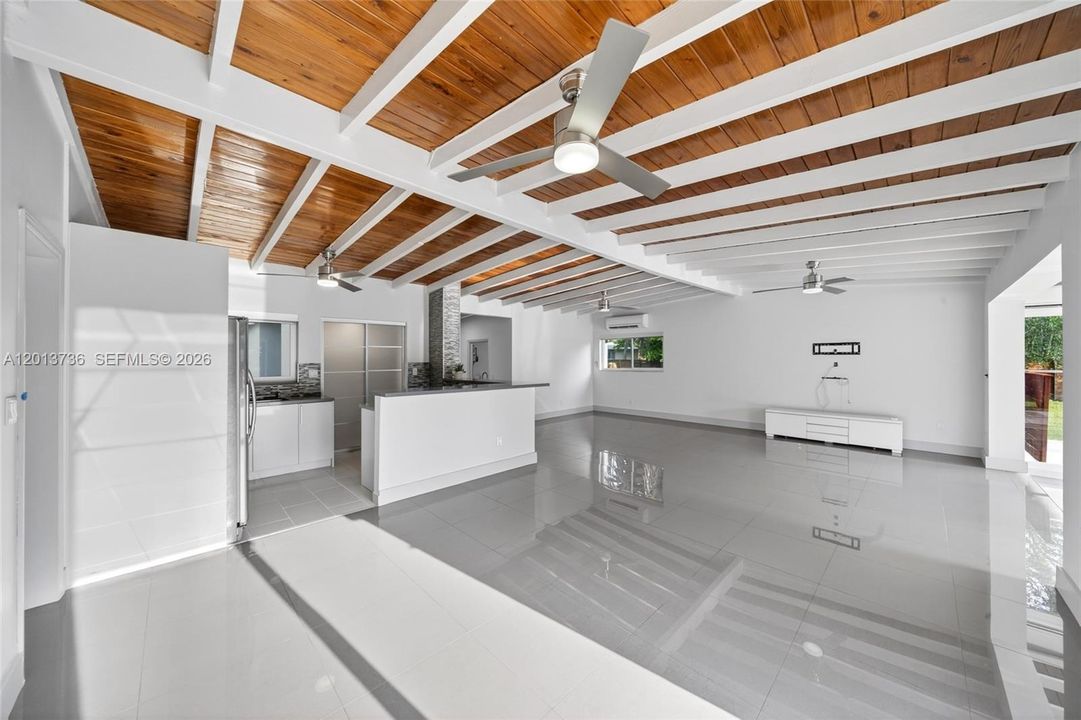 Recently Rented: $7,000 (4 beds, 2 baths, 2303 Square Feet)