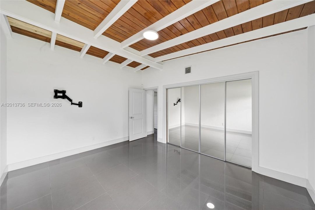 Recently Rented: $7,000 (4 beds, 2 baths, 2303 Square Feet)