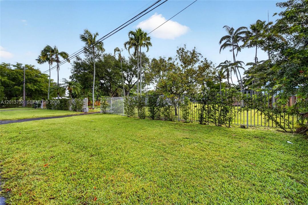 Recently Rented: $7,000 (4 beds, 2 baths, 2303 Square Feet)