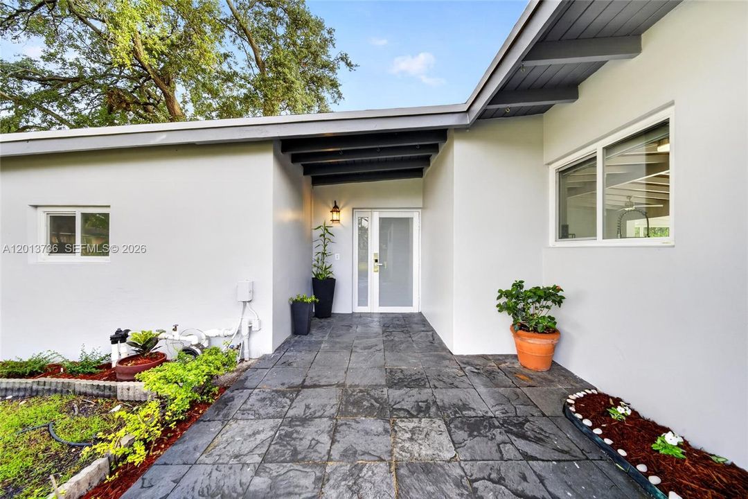 Recently Rented: $7,000 (4 beds, 2 baths, 2303 Square Feet)