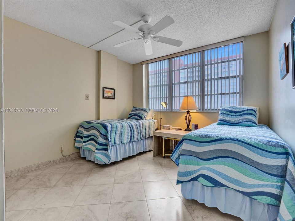 For Rent: $2,350 (2 beds, 2 baths, 1250 Square Feet)