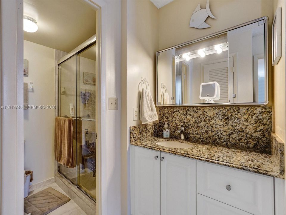 For Rent: $2,350 (2 beds, 2 baths, 1250 Square Feet)