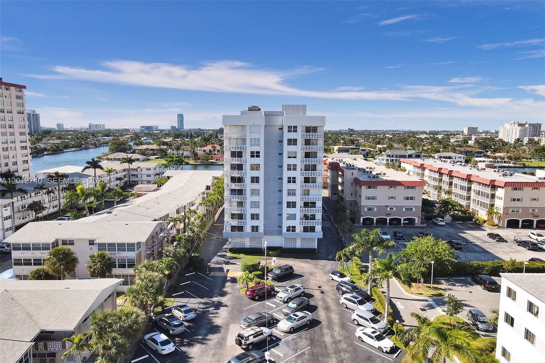 For Rent: $2,350 (2 beds, 2 baths, 1250 Square Feet)