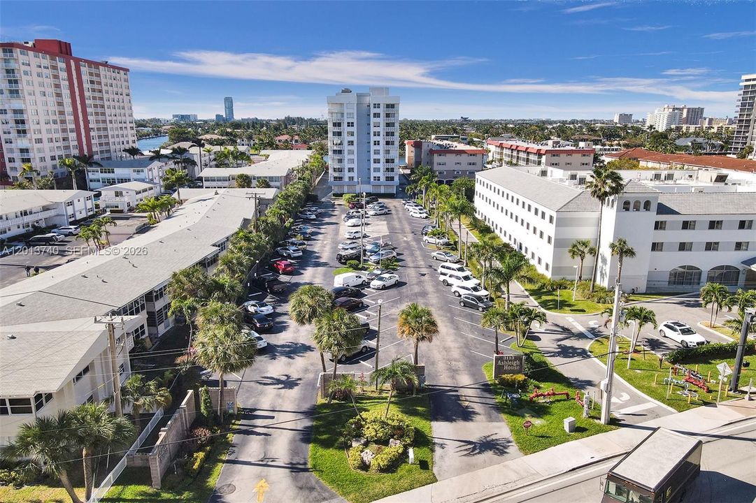 For Rent: $2,350 (2 beds, 2 baths, 1250 Square Feet)
