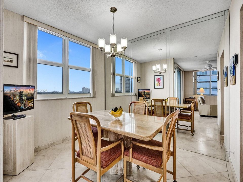 For Rent: $2,350 (2 beds, 2 baths, 1250 Square Feet)