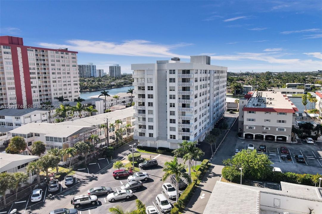For Rent: $2,350 (2 beds, 2 baths, 1250 Square Feet)