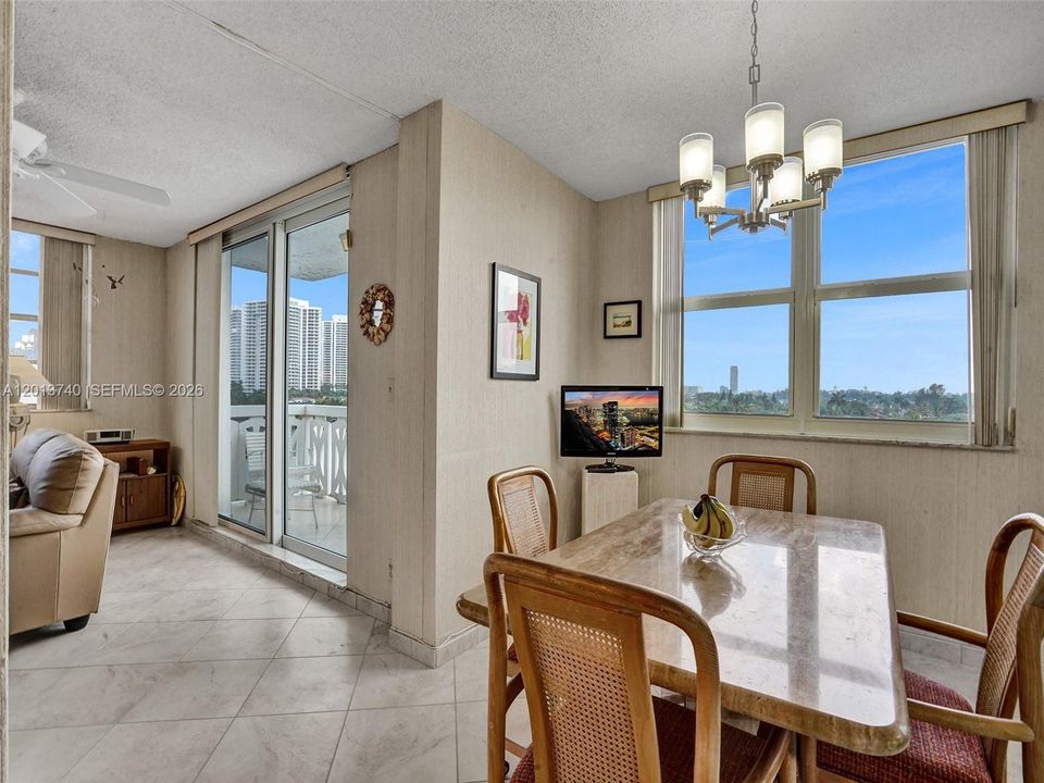 For Rent: $2,350 (2 beds, 2 baths, 1250 Square Feet)