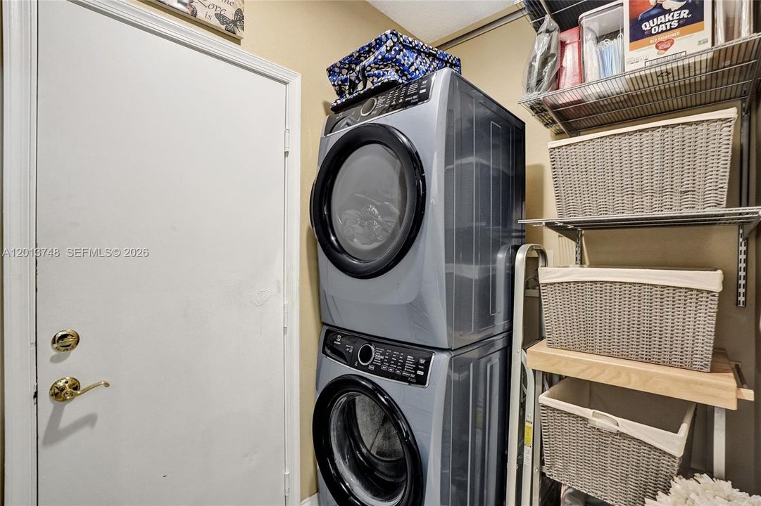 Full Size Stackable with Storage