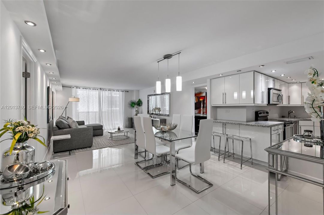 For Sale: $559,900 (2 beds, 2 baths, 1271 Square Feet)