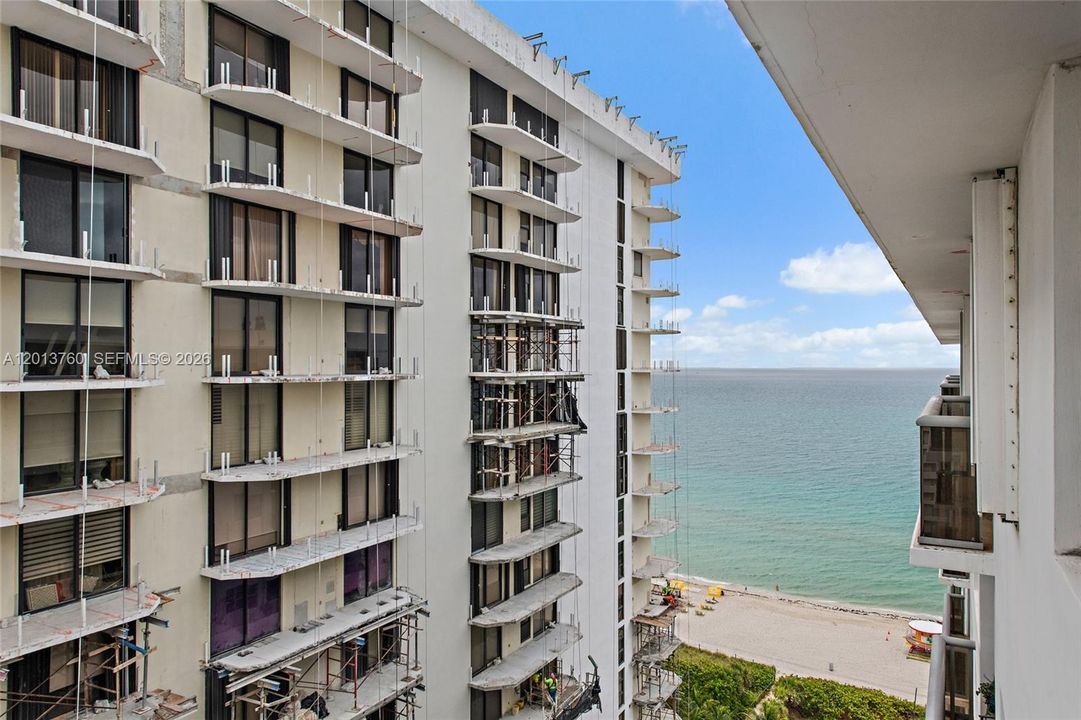 For Sale: $559,900 (2 beds, 2 baths, 1271 Square Feet)