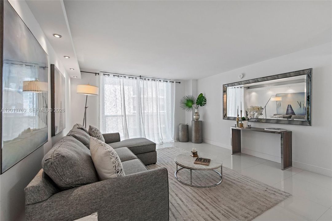 For Sale: $559,900 (2 beds, 2 baths, 1271 Square Feet)