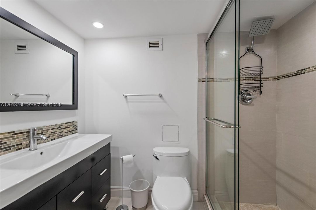 For Sale: $559,900 (2 beds, 2 baths, 1271 Square Feet)