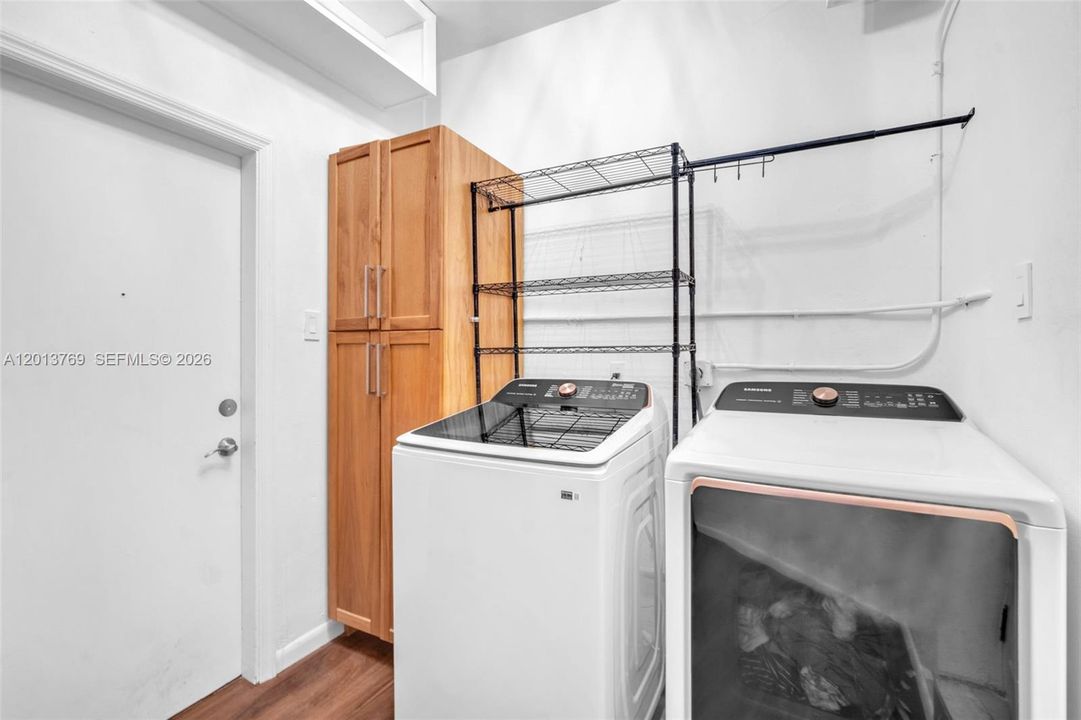 В аренду: $6,900 (3 спален, 2 ванн, 2302 Квадратных фут)