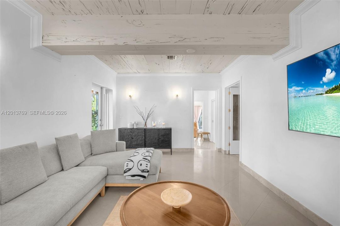 В аренду: $6,900 (3 спален, 2 ванн, 2302 Квадратных фут)