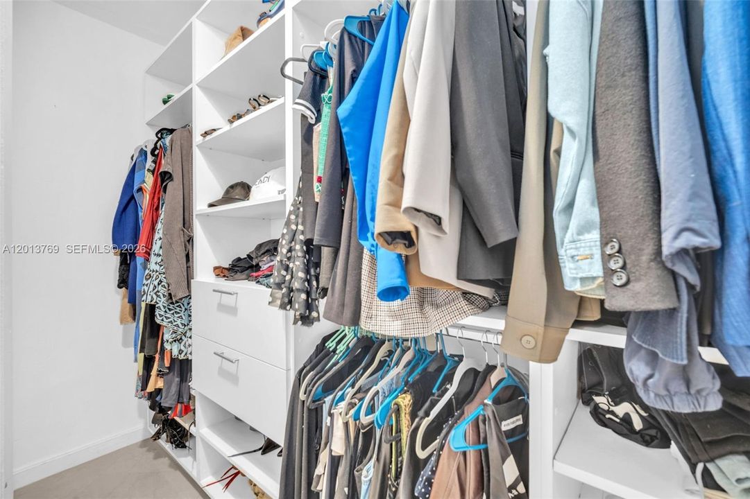 В аренду: $6,900 (3 спален, 2 ванн, 2302 Квадратных фут)