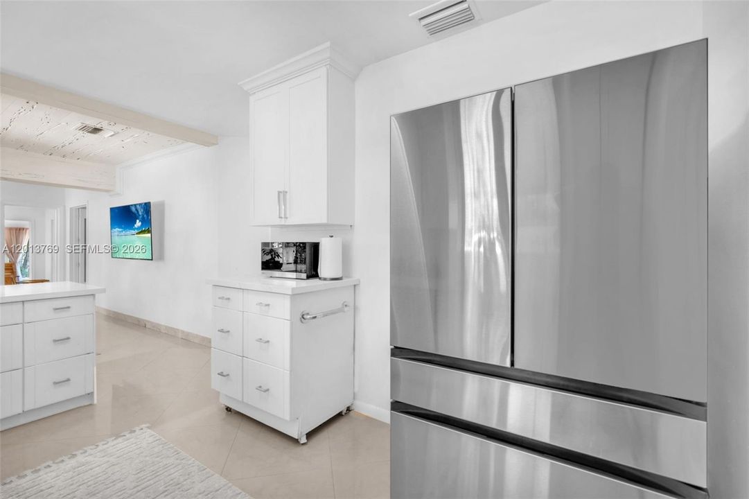 В аренду: $6,900 (3 спален, 2 ванн, 2302 Квадратных фут)