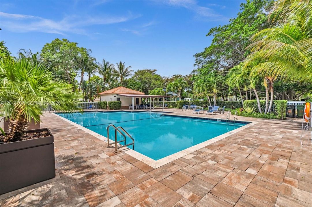 En Venta: $1,198,000 (5 camas, 3 baños, 2730 Pies cuadrados)