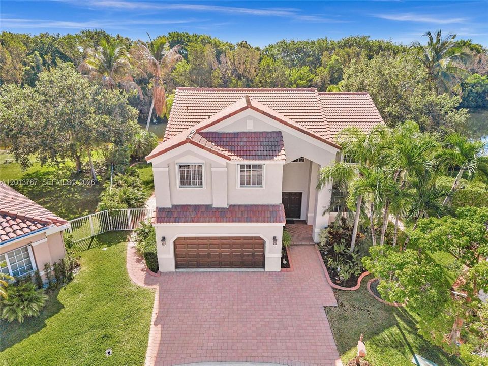 En Venta: $1,198,000 (5 camas, 3 baños, 2730 Pies cuadrados)