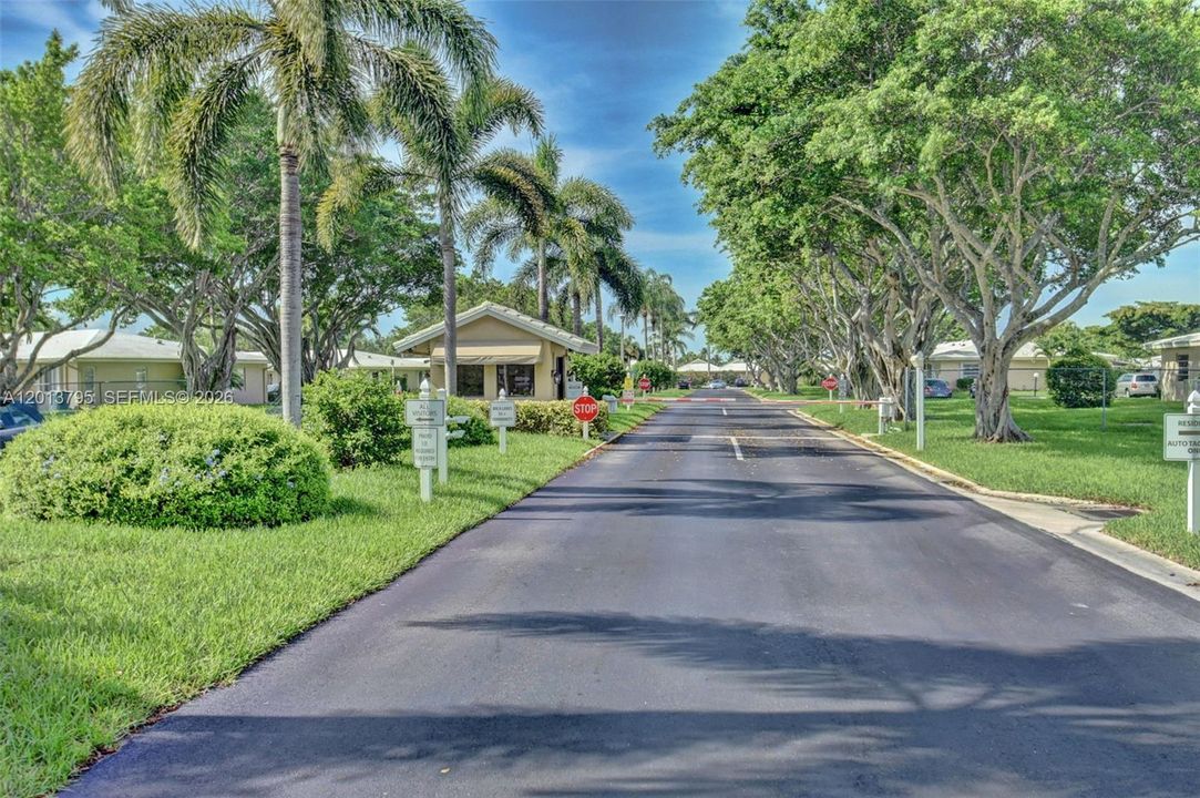 For Sale: $305,000 (2 beds, 2 baths, 1332 Square Feet)
