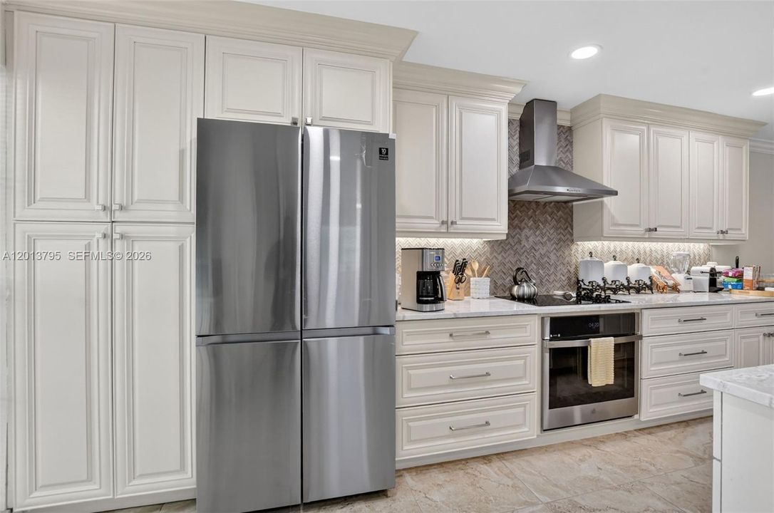 For Sale: $305,000 (2 beds, 2 baths, 1332 Square Feet)