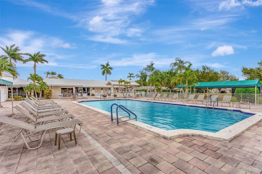 For Sale: $305,000 (2 beds, 2 baths, 1332 Square Feet)