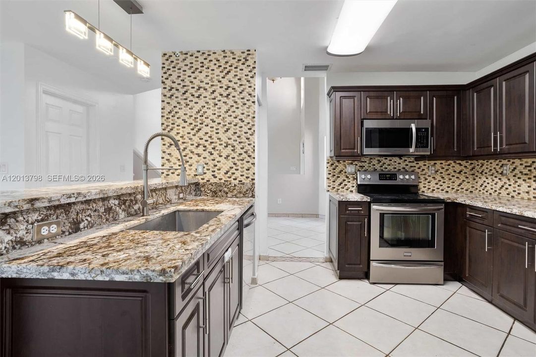 Active With Contract: $3,725 (3 beds, 2 baths, 1786 Square Feet)