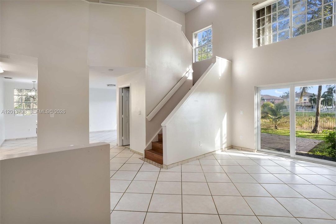 Active With Contract: $3,725 (3 beds, 2 baths, 1786 Square Feet)