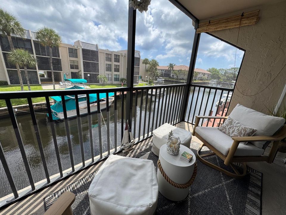 Long waterviews