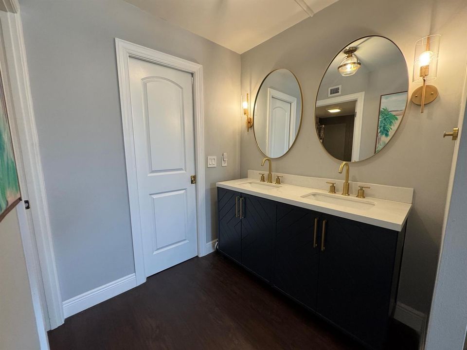 Owner's Bath