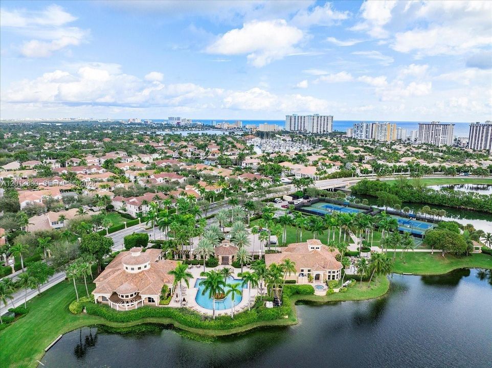 Недавно продано: $1,350,000 (3 спален, 2 ванн, 2090 Квадратных фут)