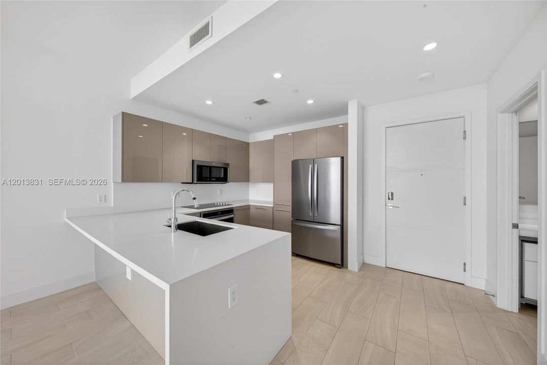 En Venta: $285,000 (1 camas, 1 baños, 749 Pies cuadrados)