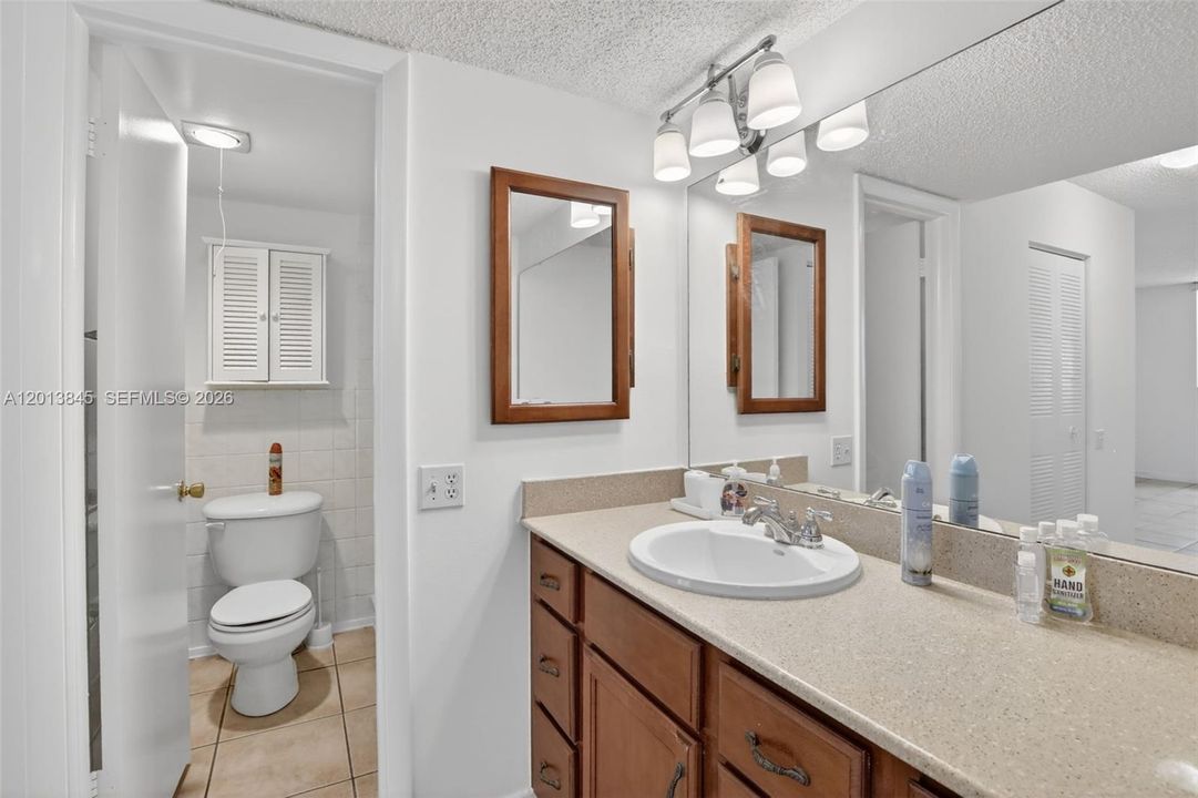 For Sale: $88,500 (1 beds, 1 baths, 700 Square Feet)