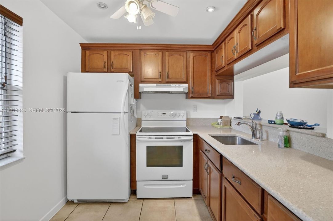 For Sale: $88,500 (1 beds, 1 baths, 700 Square Feet)