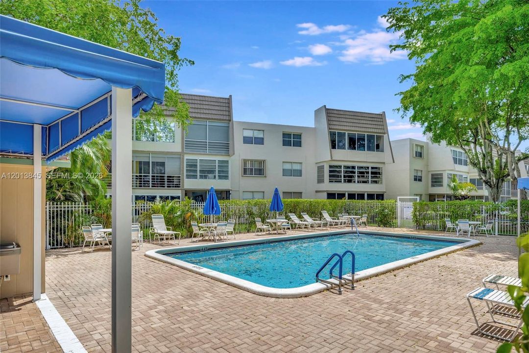 For Sale: $88,500 (1 beds, 1 baths, 700 Square Feet)