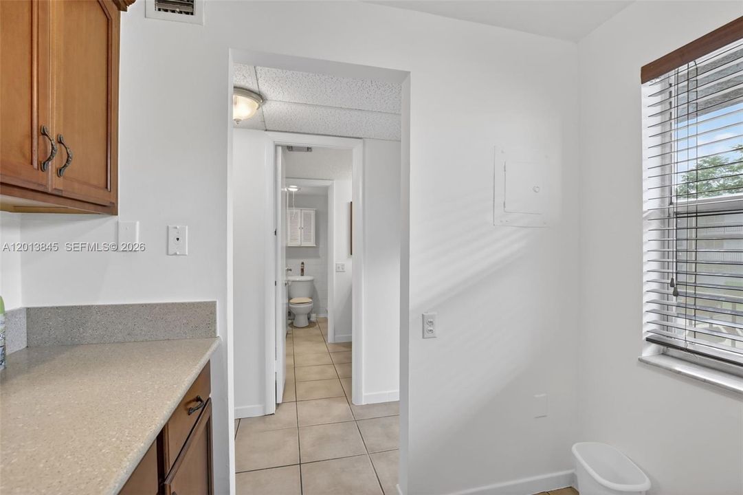 For Sale: $88,500 (1 beds, 1 baths, 700 Square Feet)