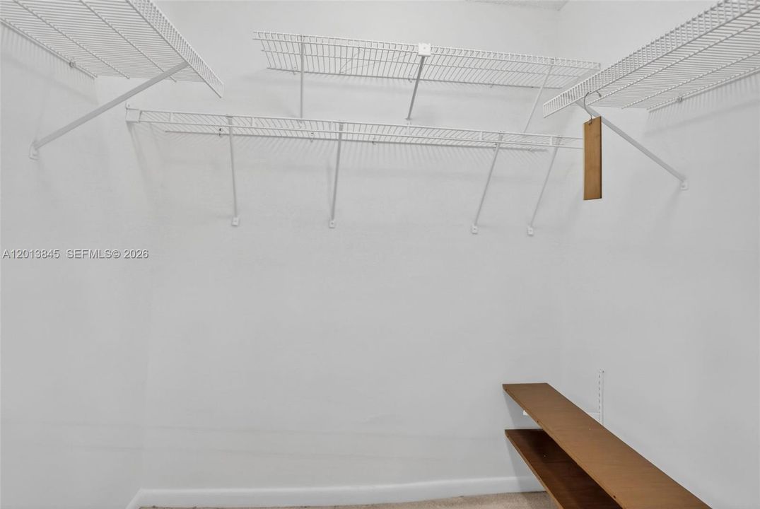 For Sale: $88,500 (1 beds, 1 baths, 700 Square Feet)