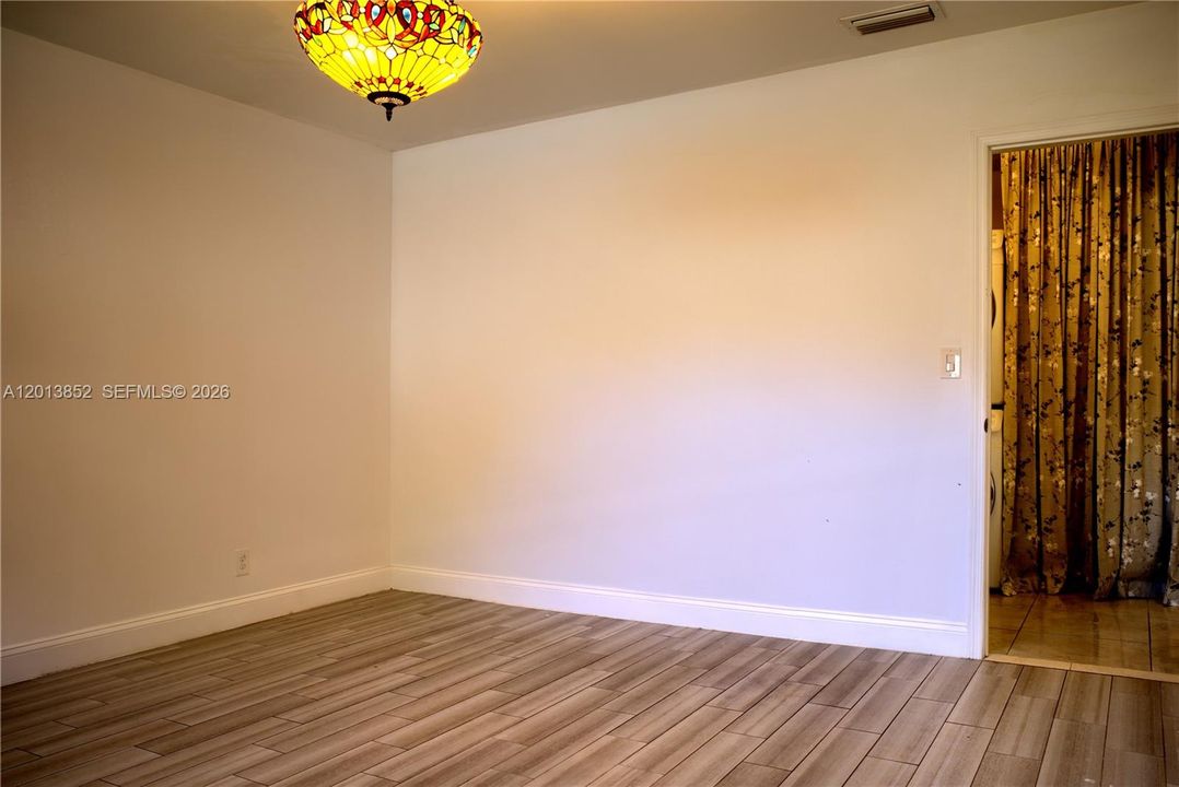 Activo con contrato: $4,000 (2 camas, 2 baños, 1792 Pies cuadrados)