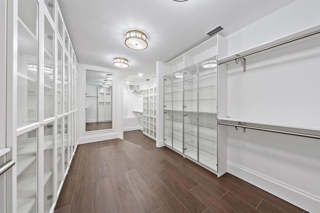 942 Pompano Dr-41