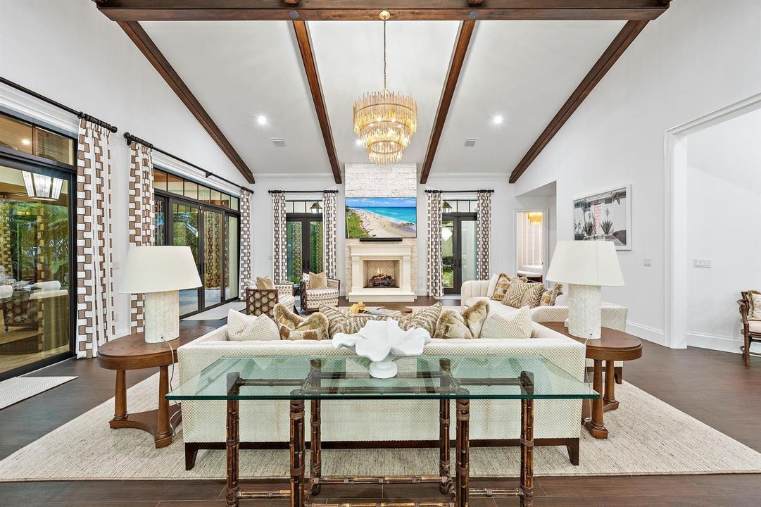 942 Pompano Dr-42
