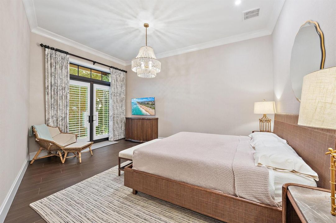 942 Pompano Dr-32