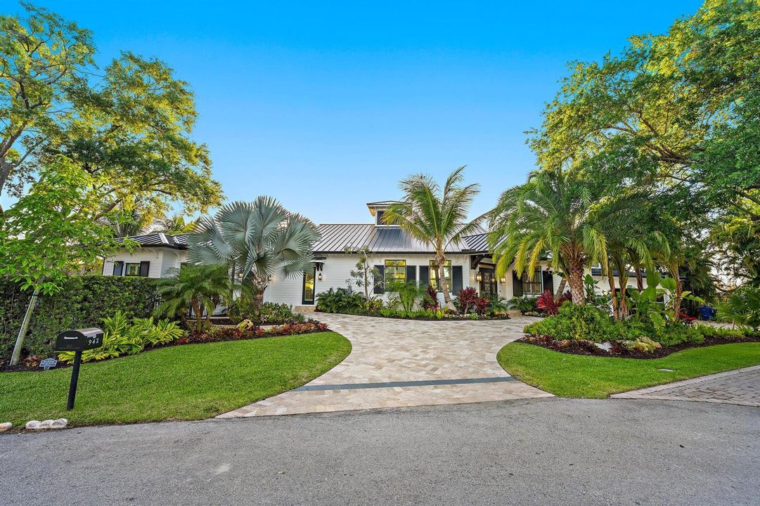 942 Pompano Dr-7